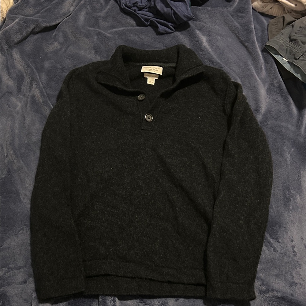 Banana Republic Dark Gray V-Neck Sweater